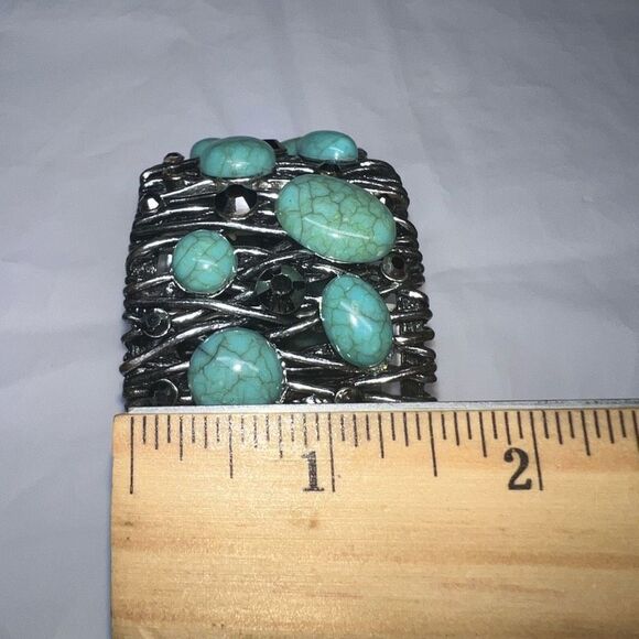 Vintage Silver Tone with Turquoise Cabochon and Faceted beads Stretch Bracelet - Picture 12 of 12